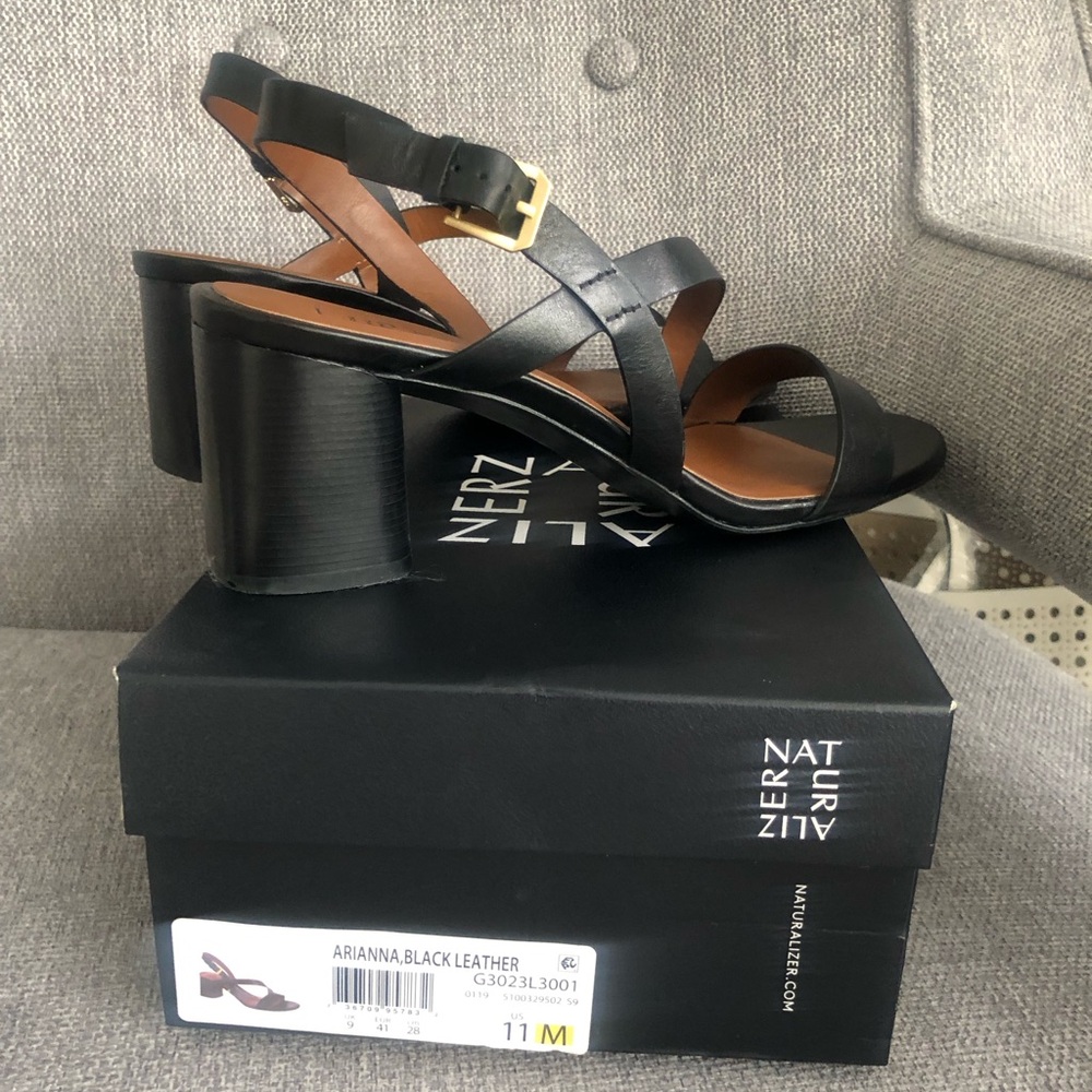 Naturalizer Arianna leather sandal